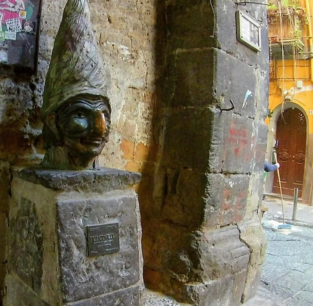 Beb Al Numero 15 Bed & Breakfast Naples Italy